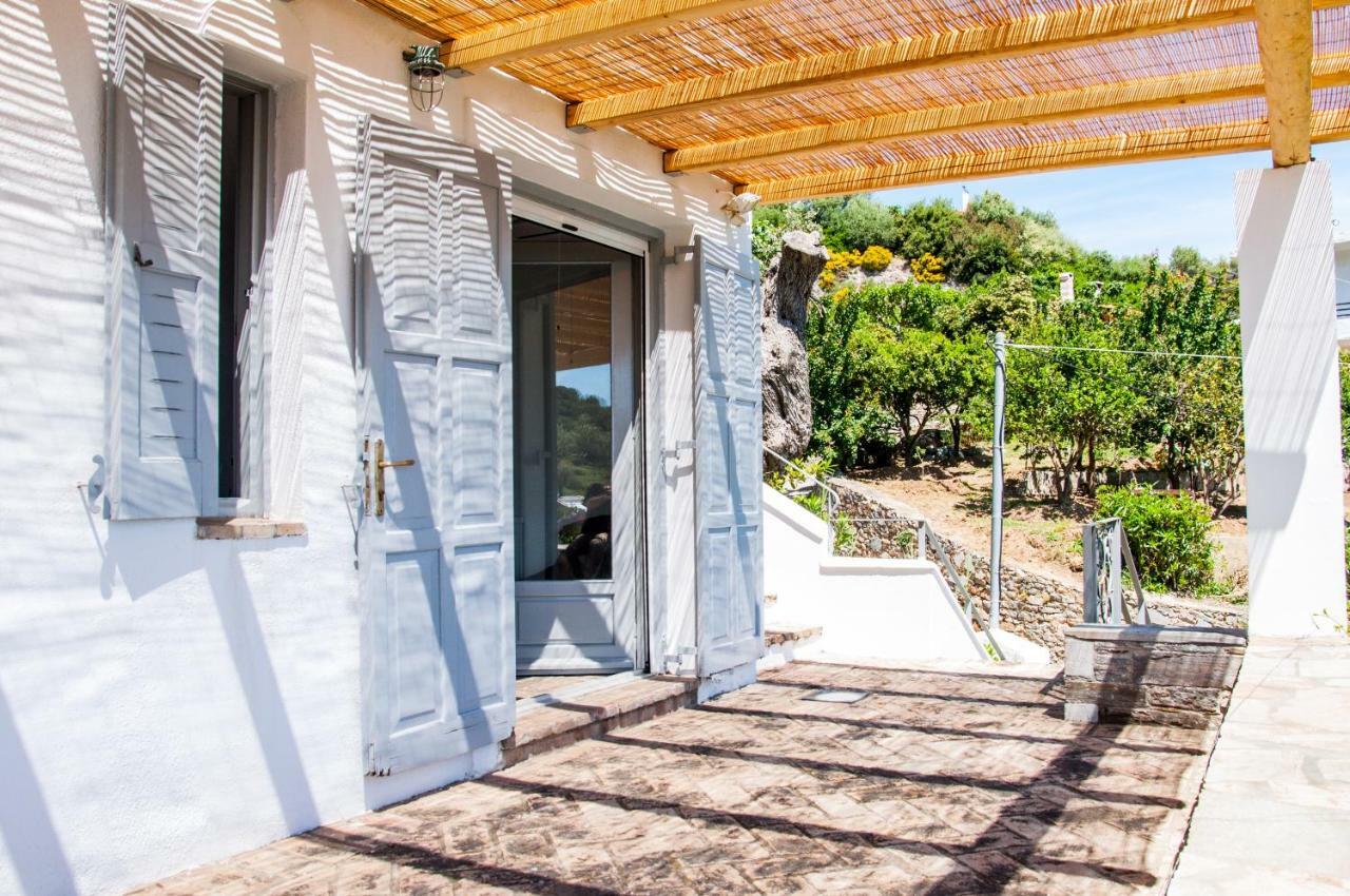Villa Von Sophia Petriaí Exterior foto